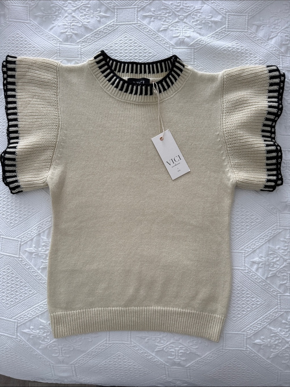 VICI NWT Cream Knit Short-Sleeve Sweater with Black Trim Detail